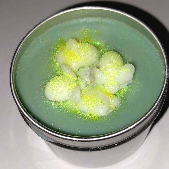 Hand crafted limited edition BumbleBee candle 2 oz - Picture 1 of 7